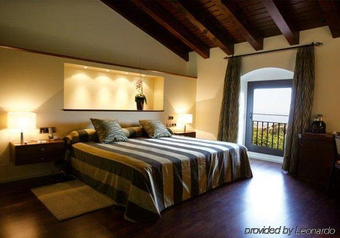 Hotel Castell De L'Oliver Mataro Room photo